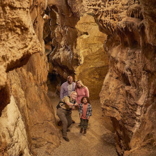 Passeio subterrâneo no Carter Caves State Resort Park em Olive Hill, Kentucky